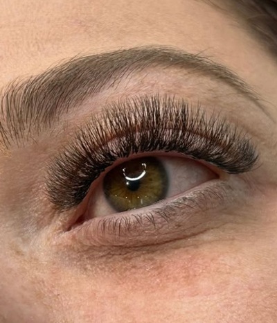 HYBRID LASHES AT THE LAB RETREAT IN KERSEY SUFFOLK HYBRID LASHES AT THE LAB RETREAT IN KERSEY SUFFOLK